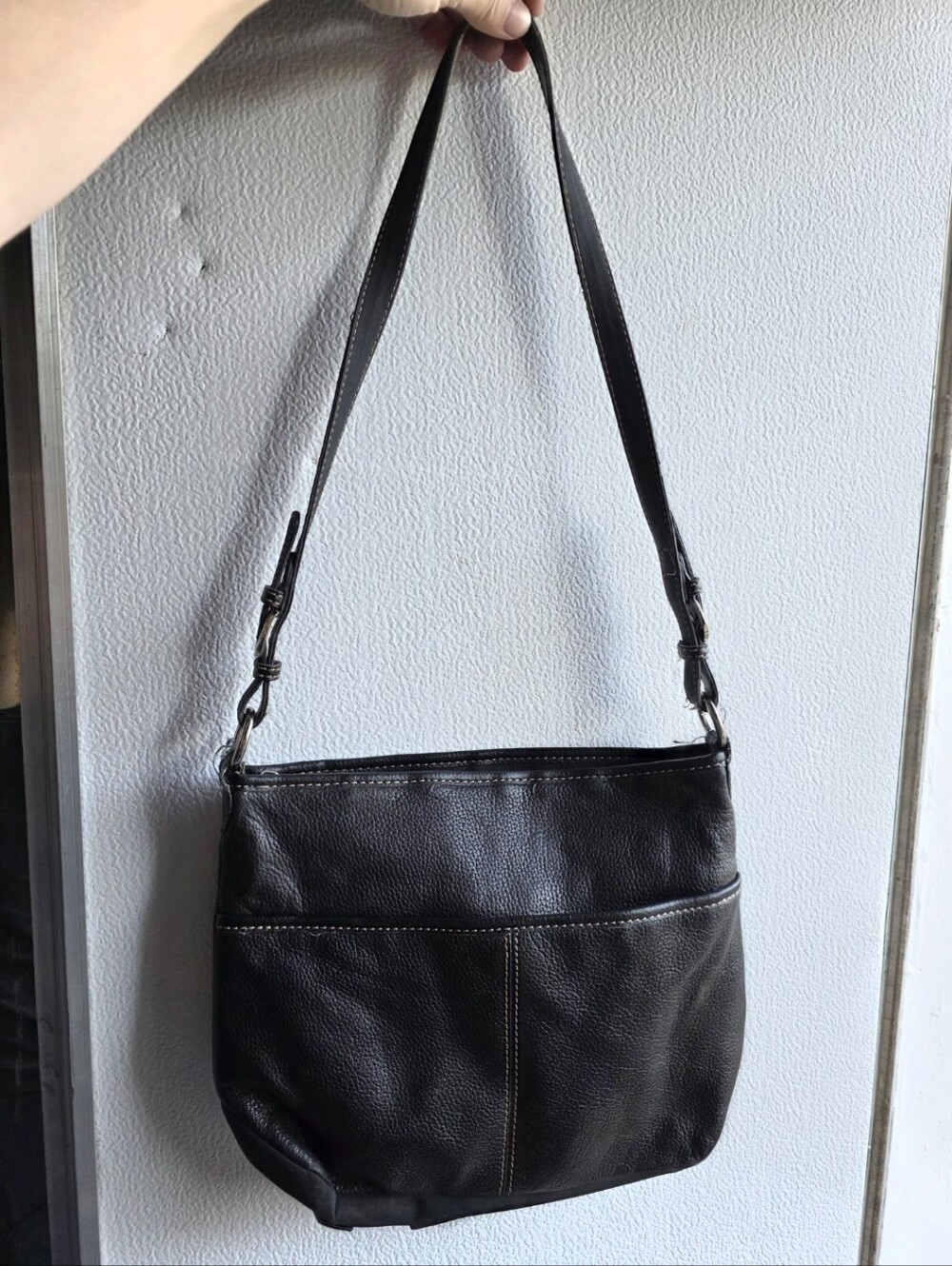 THE SAK Classic Y2K Slouchy Black Leather Shoulder Bag Sleek Cozy Fall Crossbody